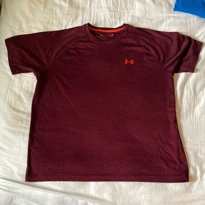 Men's Under Armour Maroon Shirt XL Loose Fit Short Sleeve Heatgear